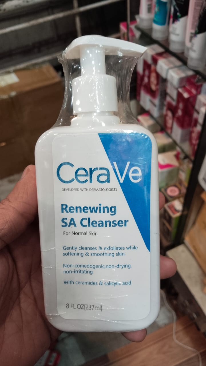CeraVe® Renew & Resurface: SA Smoothing Cleanser (237ml)